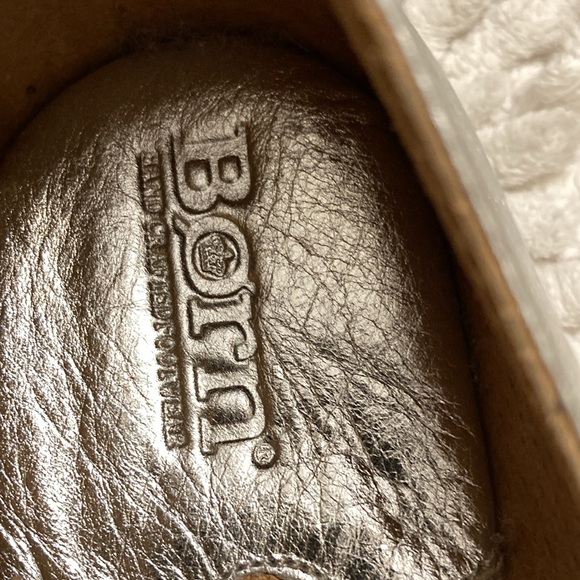 Born Women’s Silver-tone Shoes. Size 7.5 - Picture 7 of 11